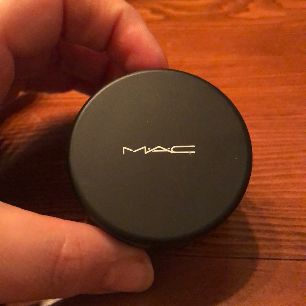 MAC Mineralize sheersheen in sheerbronze